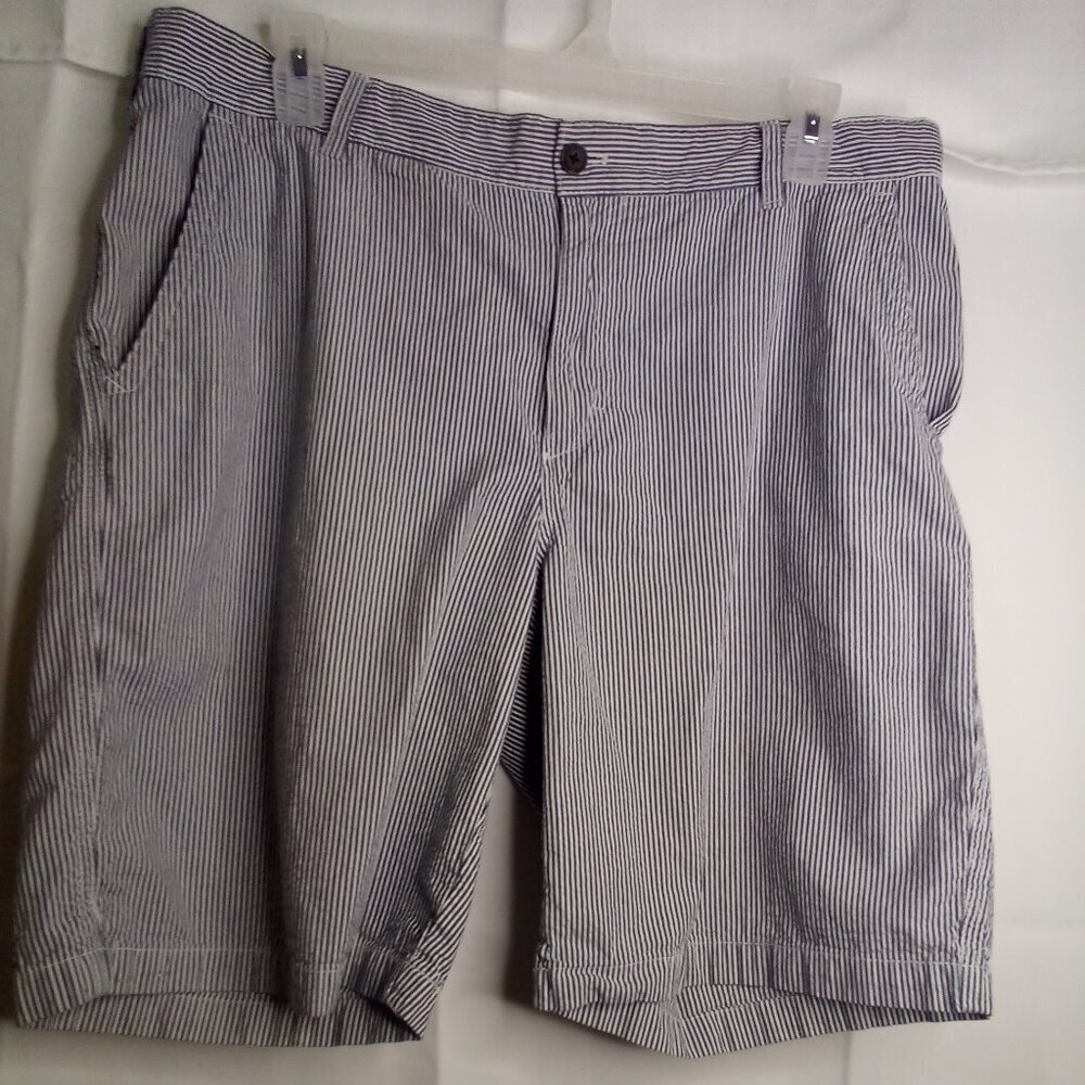 Izod Shorts Men 38 Casual Pin Stripe Gray White